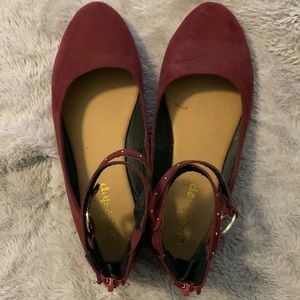 Cute girls shoes in mint condition(burgundy)